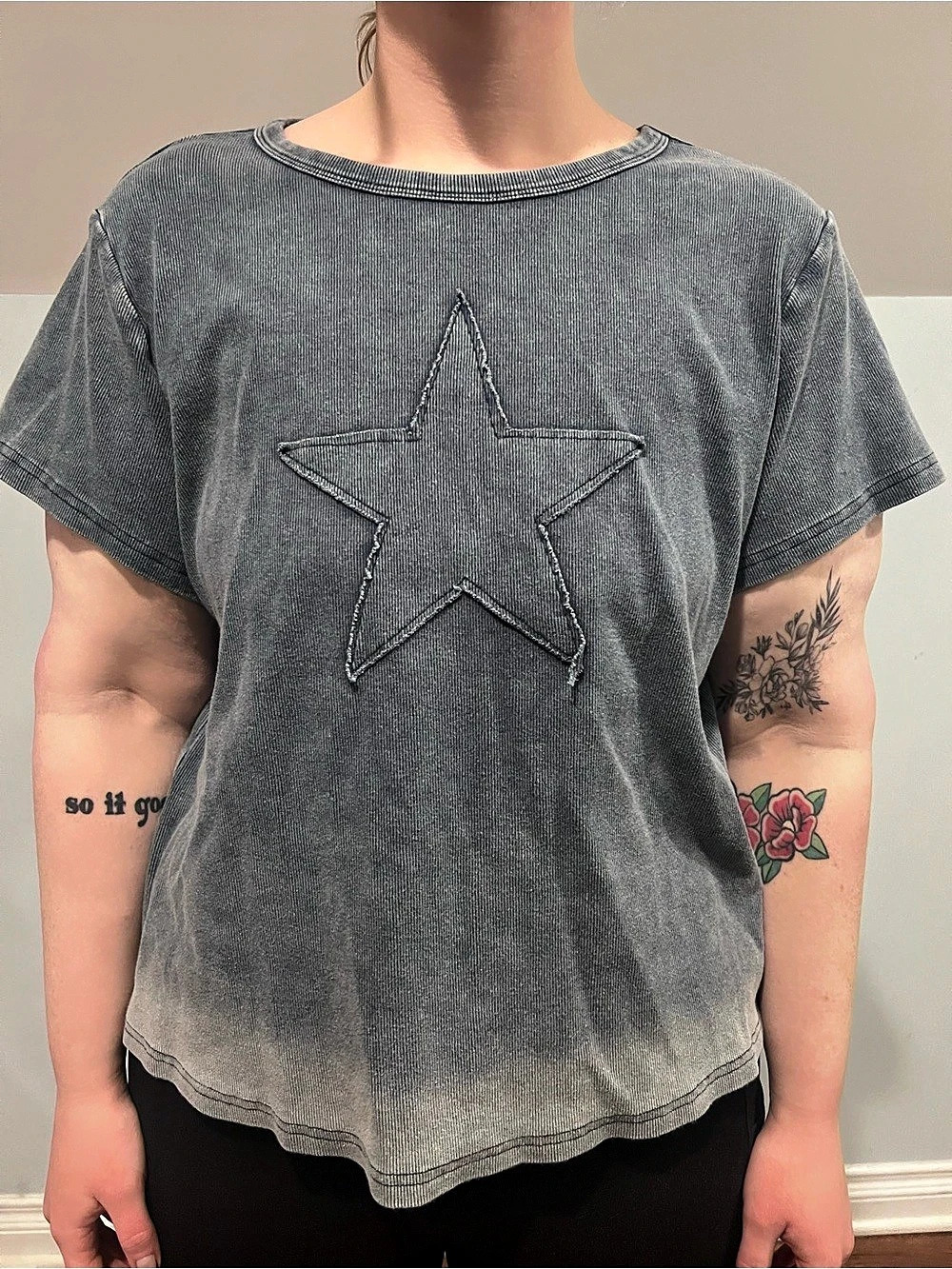 Distressed Star Short Sleeve Tee in Blue/Gray